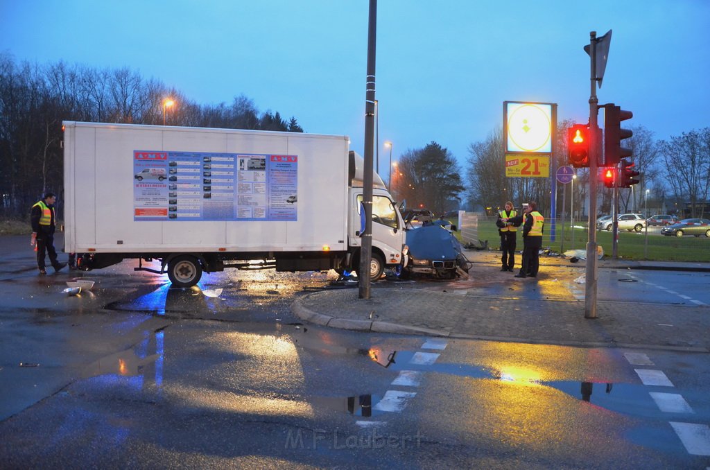 Schwerer VU Koeln Hahnwald Kiesgrubenweg Emil Hoffmannstr P069.JPG - Miklos Laubert